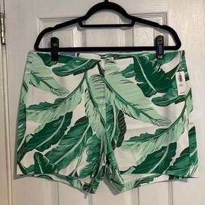 Old Navy NWT Palm frond print shorts with hidden side zipper